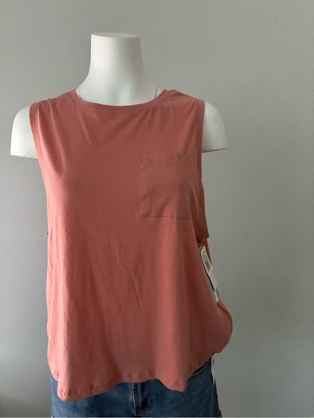 Sleeveless Pocket Tank Top in Dusty Rose